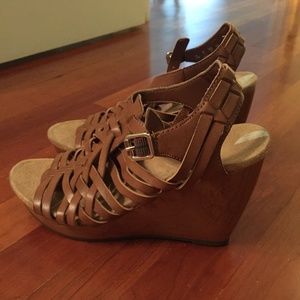 Dr. Scholl's tan wedges